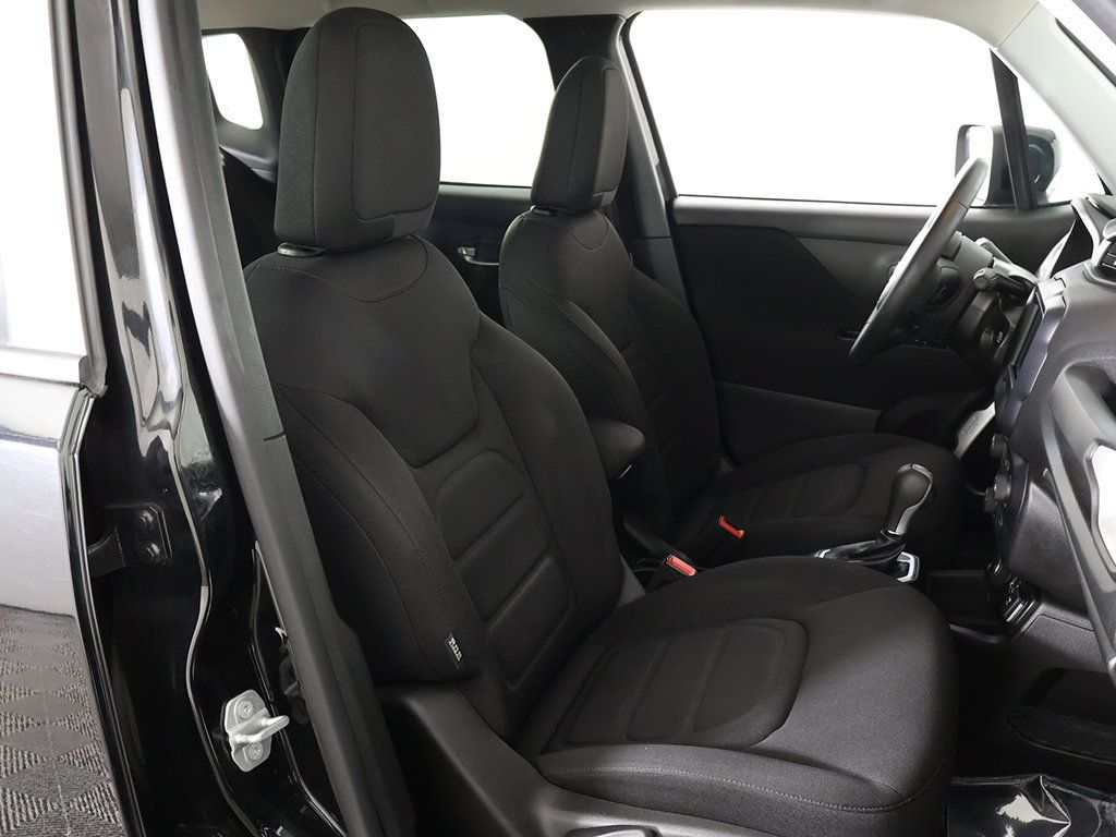 Used 2019 Jeep Renegade Latitude AWD/4WD image 28