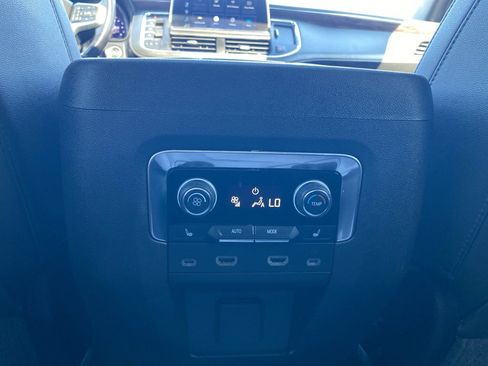 Used 2022 Chevrolet Tahoe Z71 w/ Z71 Off-Road Package image 32