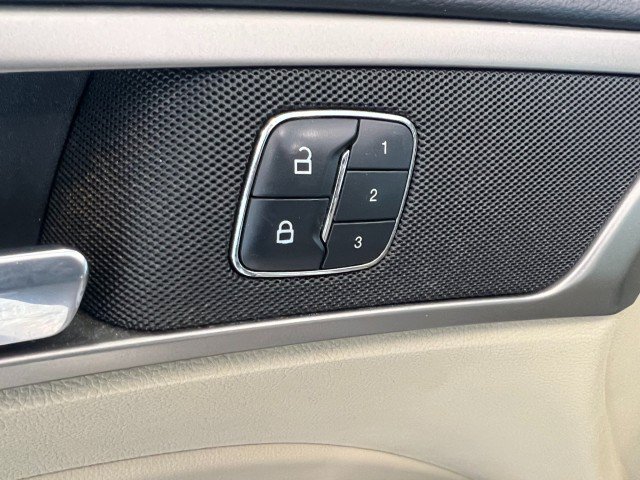 Used 2015 Ford Fusion SE w/ Equipment Group 202A FWD image 26