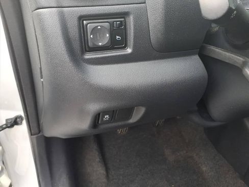 Used 2014 Nissan Versa Note S FWD image 18