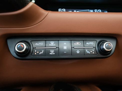 Used 2022 Ferrari 812 GTS RWD image 30