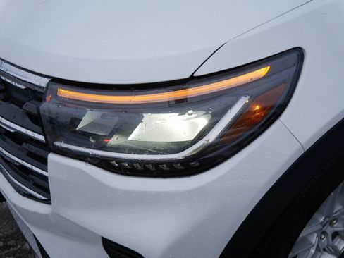 Used 2025 Ford Explorer Active image 16