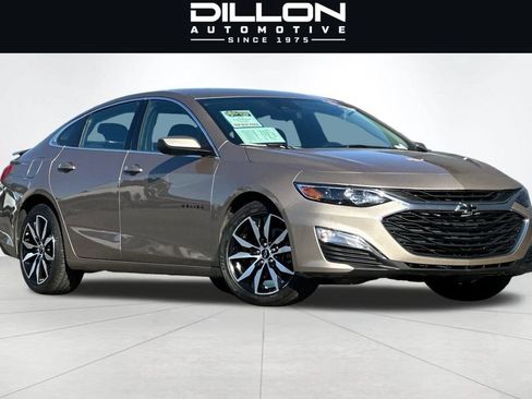 Used 2023 Chevrolet Malibu RS w/ Driver Confidence Package FWD image 2
