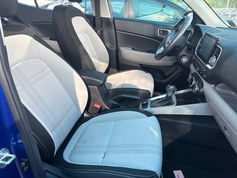 Used 2023 Hyundai Venue SEL FWD image 10