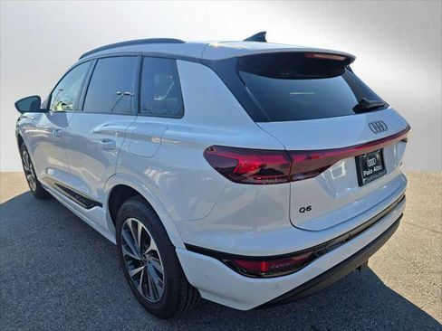 New 2025 Audi Q6 e-tron Premium image 5