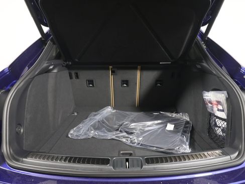 Certified 2025 Porsche Macan image 21