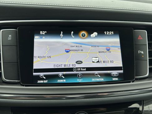 Used 2018 Buick Enclave Essence image 13