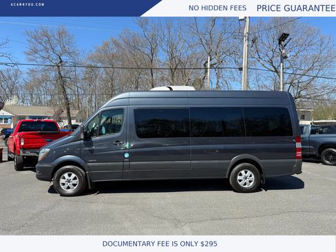 Used 2015 Mercedes-Benz Sprinter 2500 image 2