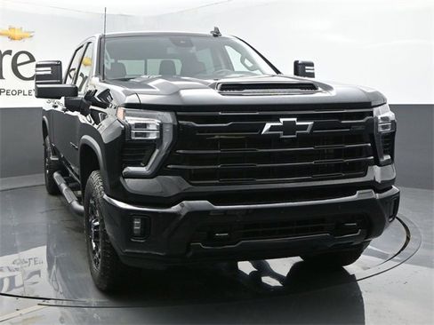 Used 2024 Chevrolet Silverado 2500 LTZ w/ LTZ Plus Package image 28