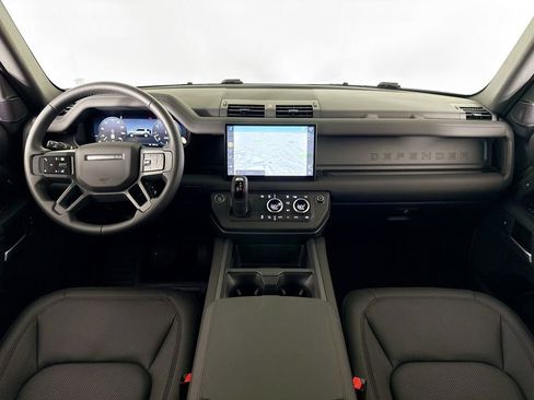 Used 2025 Land Rover Defender 110 X-Dynamic SE image 9