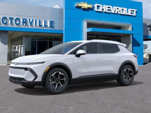 New 2026 Chevrolet Equinox EV LT image 2