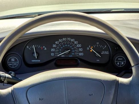 Used 2001 Buick Century Custom w/ Premium Pkg FWD image 21