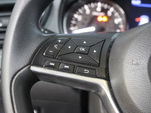 Used 2018 Nissan Rogue S FWD image 15