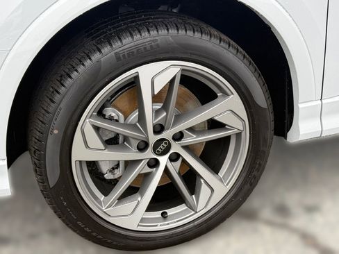 New 2025 Audi Q3 2.0T Premium image 11