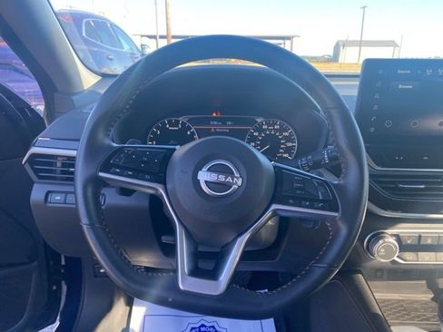 Used 2024 Nissan Altima 2.5 SR w/ SR Premium Package image 15