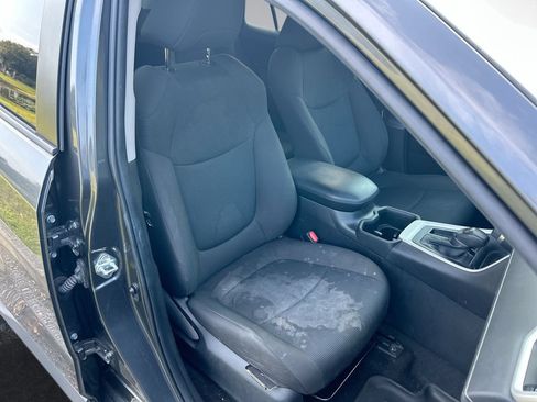Used 2022 Toyota RAV4 LE FWD image 29