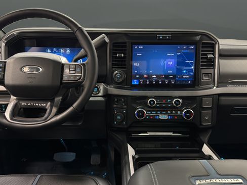 Used 2025 Ford F250 Platinum AWD/4WD image 11