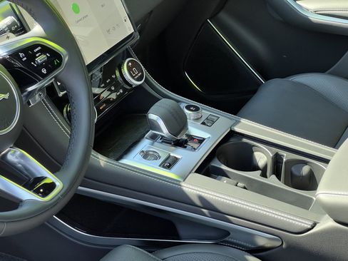 New 2025 Jaguar F-PACE R-Dynamic S AWD/4WD image 24