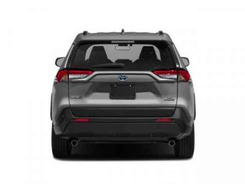 Used 2021 Toyota RAV4 LE image 5