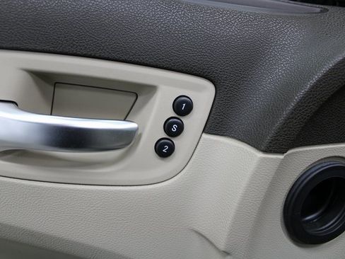 Used 2014 Chrysler 300 C w/ Beats Audio Group image 12