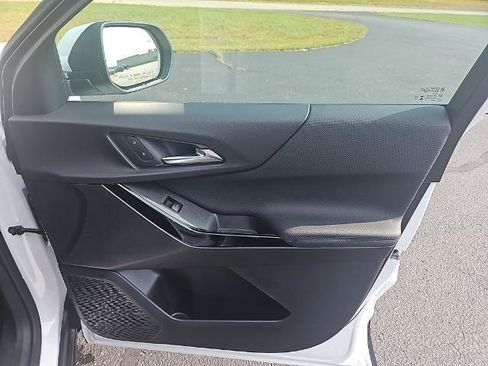 New 2026 Chevrolet Equinox LT w/ Convenience Package II image 27