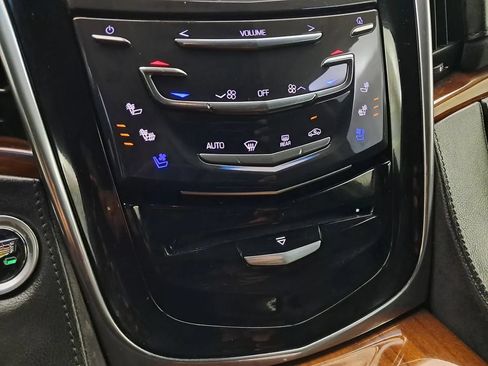 Used 2016 Cadillac Escalade 4WD image 17