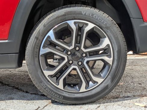 Used 2023 Jeep Compass Limited image 9