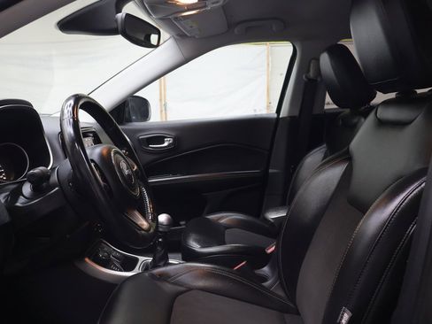 Used 2018 Jeep Compass Latitude w/ Popular Equipment Group image 17