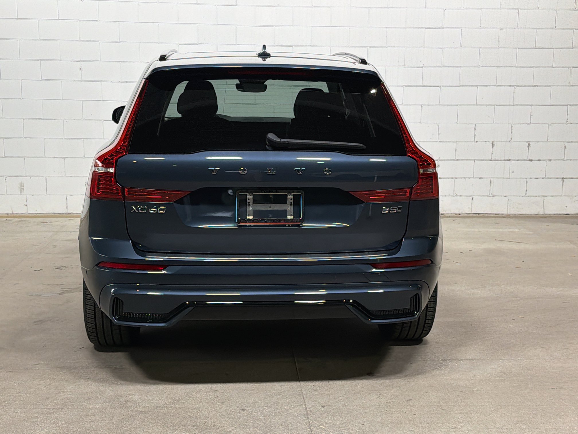 Used 2025 Volvo XC60 B5 Ultra w/ Protection Package Premier AWD/4WD image 8