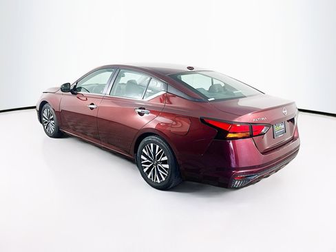 Used 2024 Nissan Altima 2.5 SV image 5