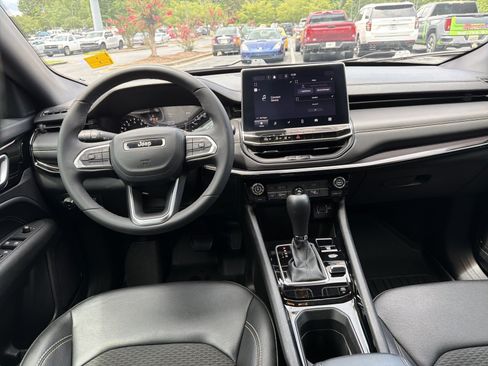 Used 2023 Jeep Compass Latitude AWD/4WD image 22