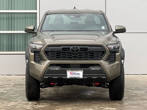 New 2025 Toyota Tacoma TRD Off-Road image 6