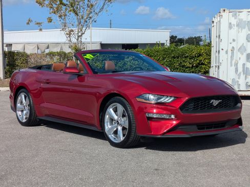 Used 2019 Ford Mustang Premium image 2