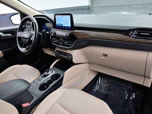 Used 2020 Ford Escape Titanium AWD/4WD image 15