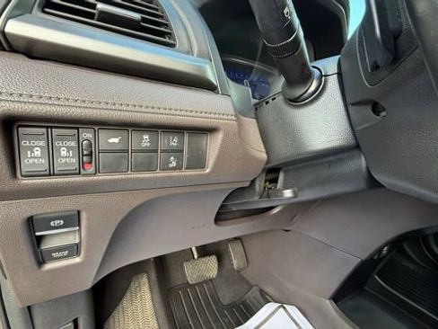 Used 2018 Honda Odyssey EX-L image 32