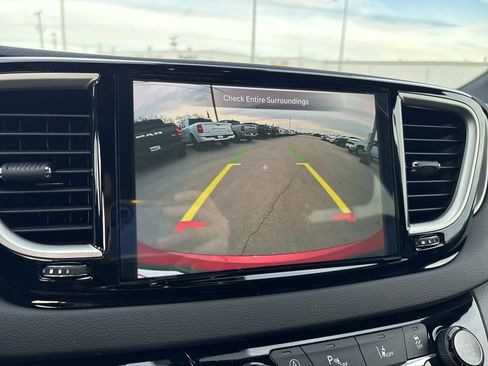 New 2026 Chrysler Voyager LX image 17