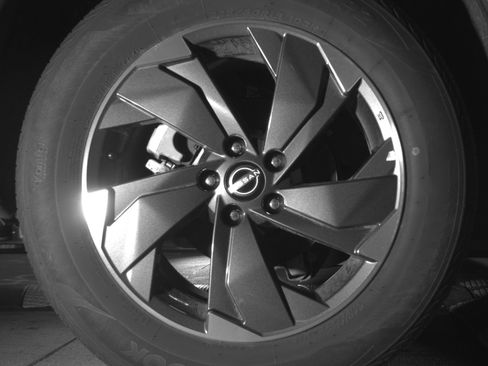 Used 2025 Nissan Rogue SV image 15