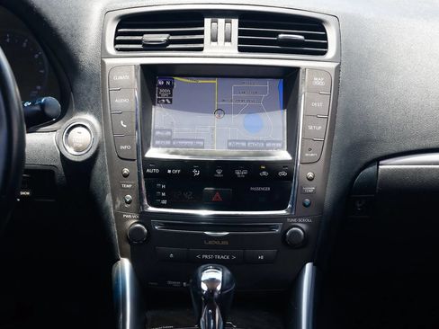 Used 2014 Lexus IS 250C w/ Luxury Package RWD image 34