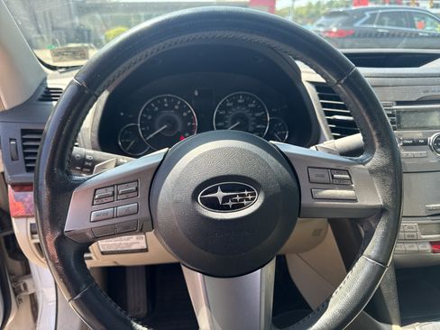 Used 2010 Subaru Legacy 2.5i Limited AWD/4WD image 10