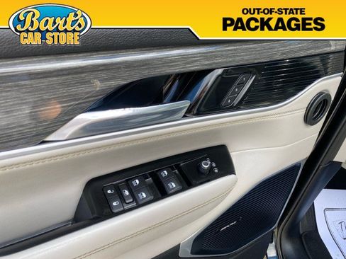 Used 2022 Jeep Wagoneer Series II w/ Premium Group I AWD/4WD image 29