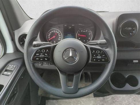 Used 2024 Mercedes-Benz Sprinter 2500 image 20
