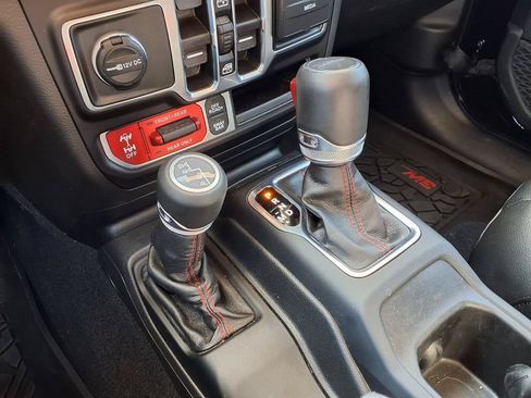 Used 2022 Jeep Gladiator Rubicon w/ Trailer Tow Package AWD/4WD image 19