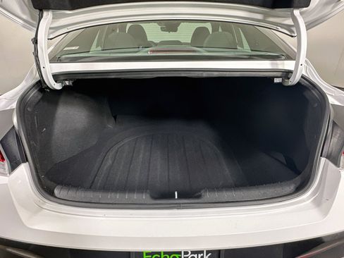 Used 2025 Hyundai Elantra SEL FWD image 29