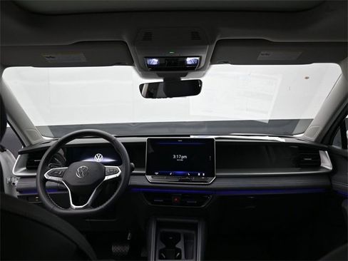 New 2026 Volkswagen Tiguan SE image 10