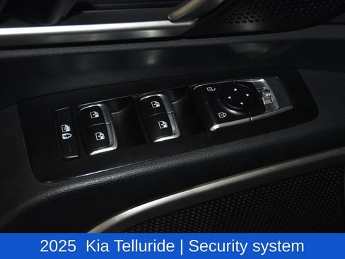 Used 2025 Kia Telluride S AWD/4WD image 22