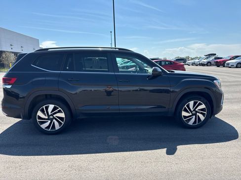 Used 2024 Volkswagen Atlas SE FWD image 8