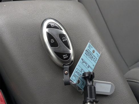 Used 2025 Hyundai Elantra SEL image 33