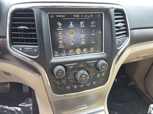 Used 2016 Jeep Grand Cherokee Limited w/ Luxury Group II RWD image 18