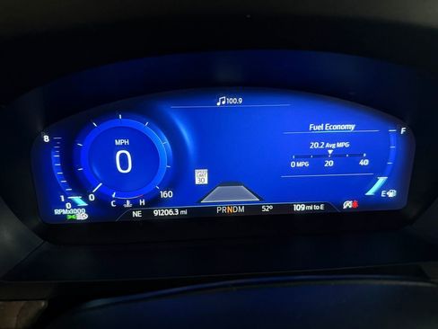 Used 2020 Ford Explorer Platinum w/ Premium Technology Package image 9