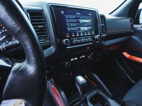 Used 2022 Nissan Frontier PRO-4X image 17